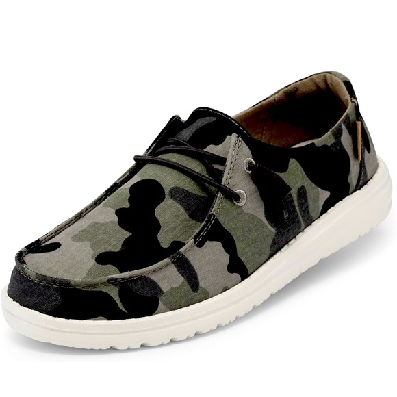 Hey Dude Wendy Camo shoes.  NWB. Never worn.  Size 5. Perfect! - Picture 1 of 4